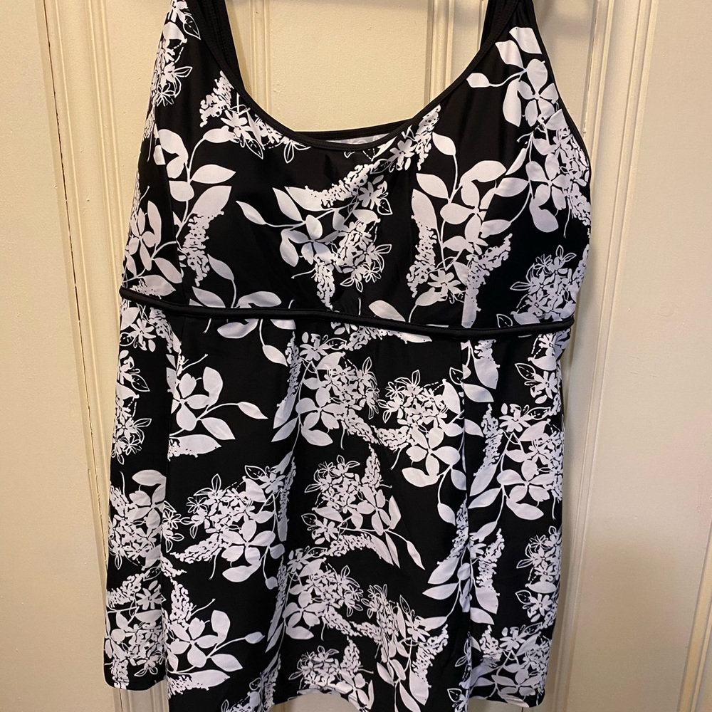 Women’s plus size tankini top NWOT